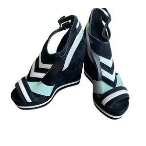 NWOT Women's INVITO European Platform Wedge Sandals (7M/EU37)